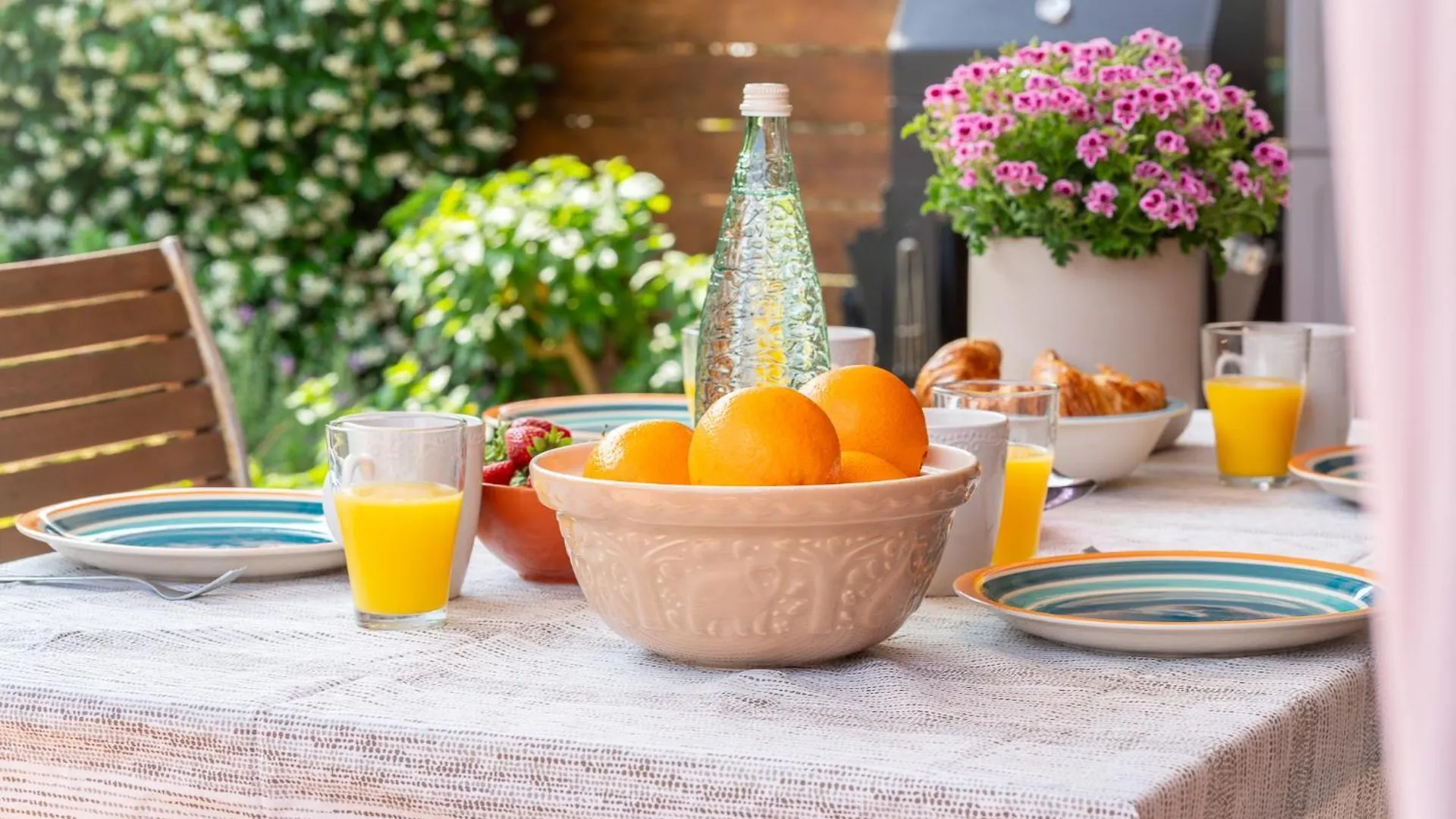 Charming Garden Apartment En 