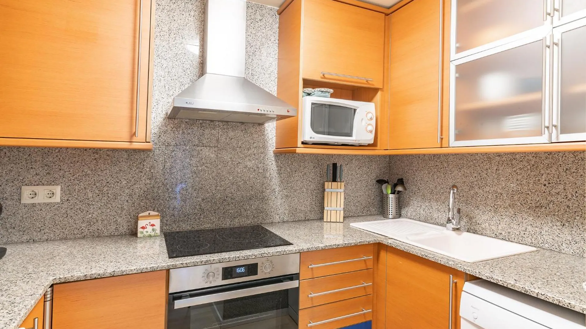 Charming Garden Apartment En 