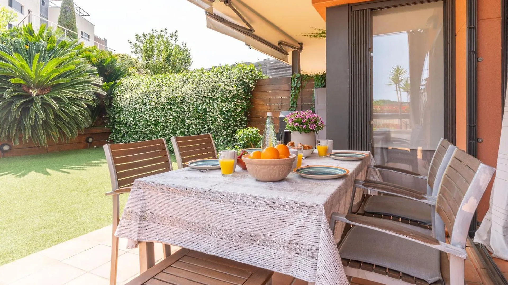 Charming Garden Apartment En 